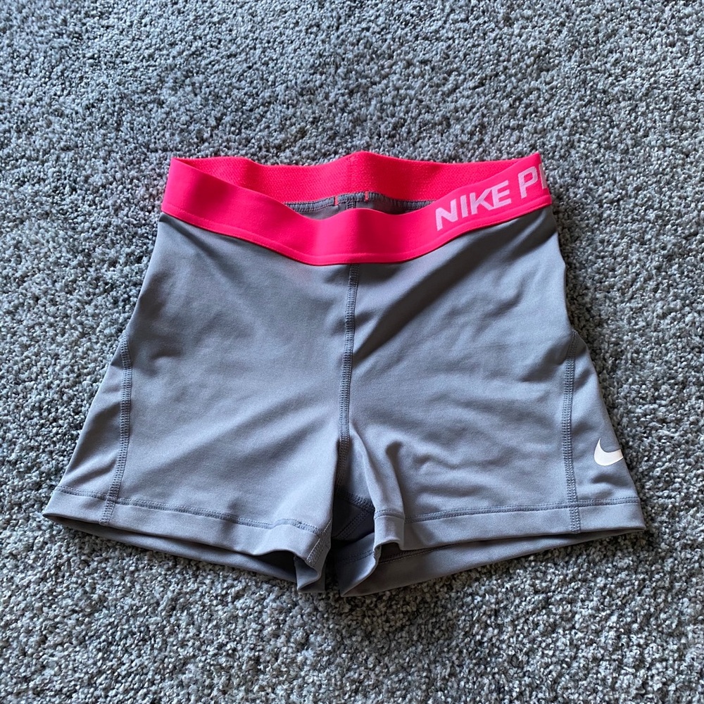 Nike Pro training shorts - size small